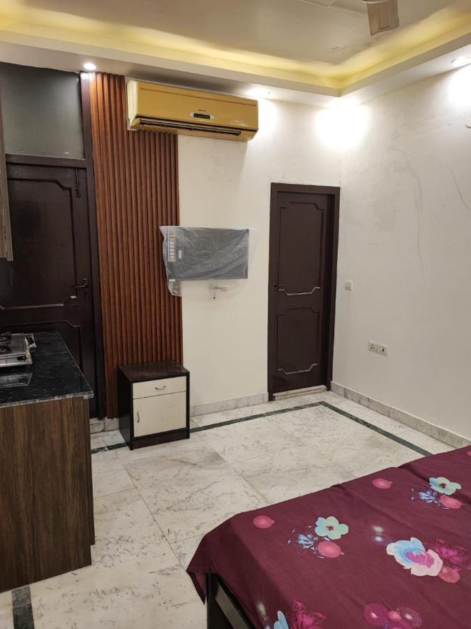 Sun Moon Residency And Apartments, Hotels In Rohini Делхи Екстериор снимка